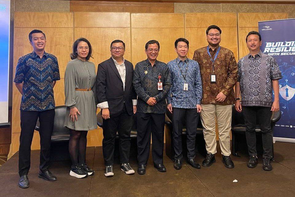 IBM dan mitra mandiri informatika